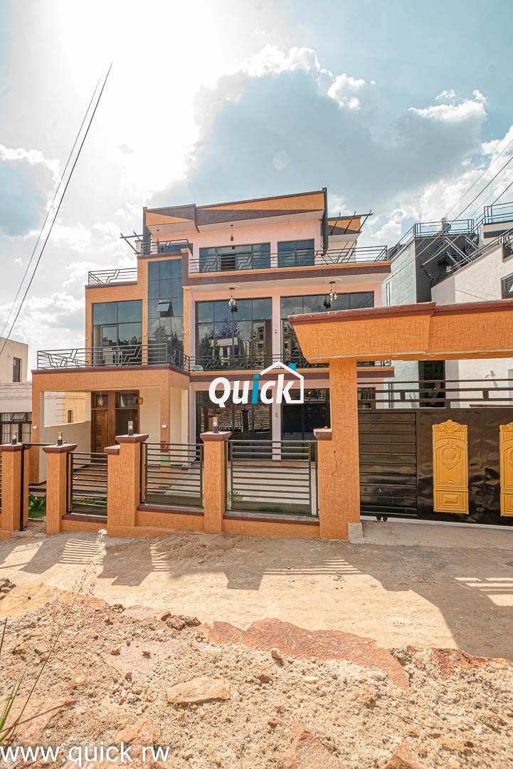 A-BIG-HOUSE-FOR-SALE-IN-REBERO-00499