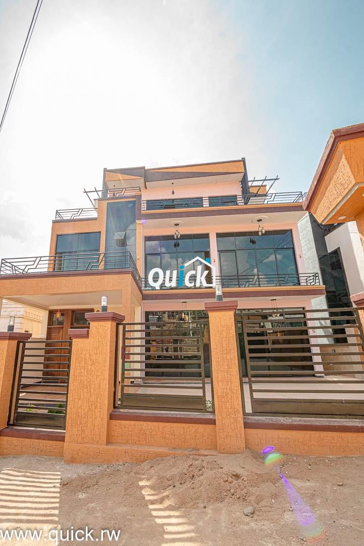 A-BIG-HOUSE-FOR-SALE-IN-REBERO-00506