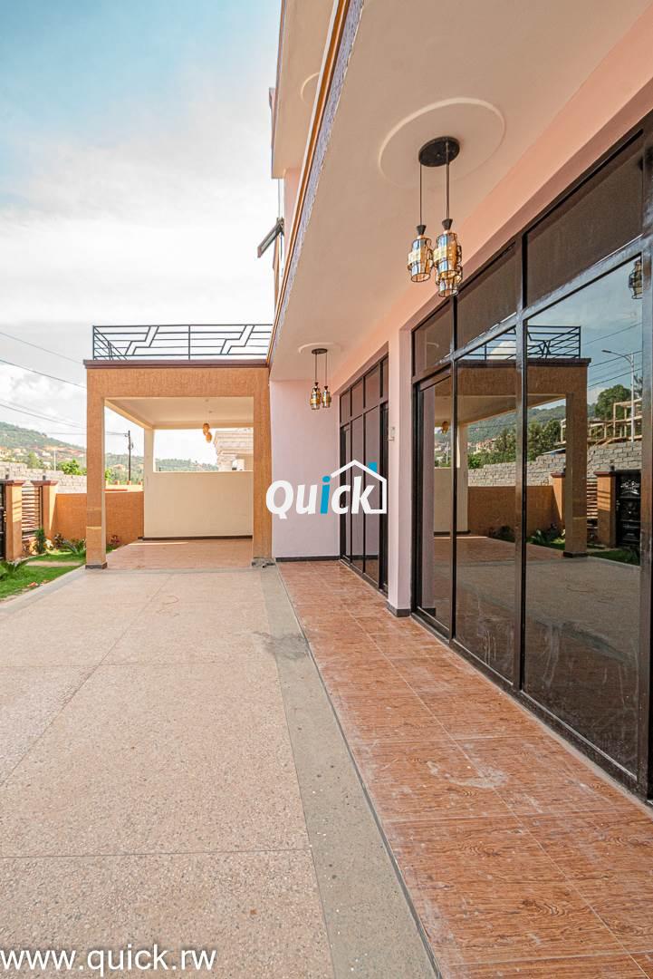 A-BIG-HOUSE-FOR-SALE-IN-REBERO-00512