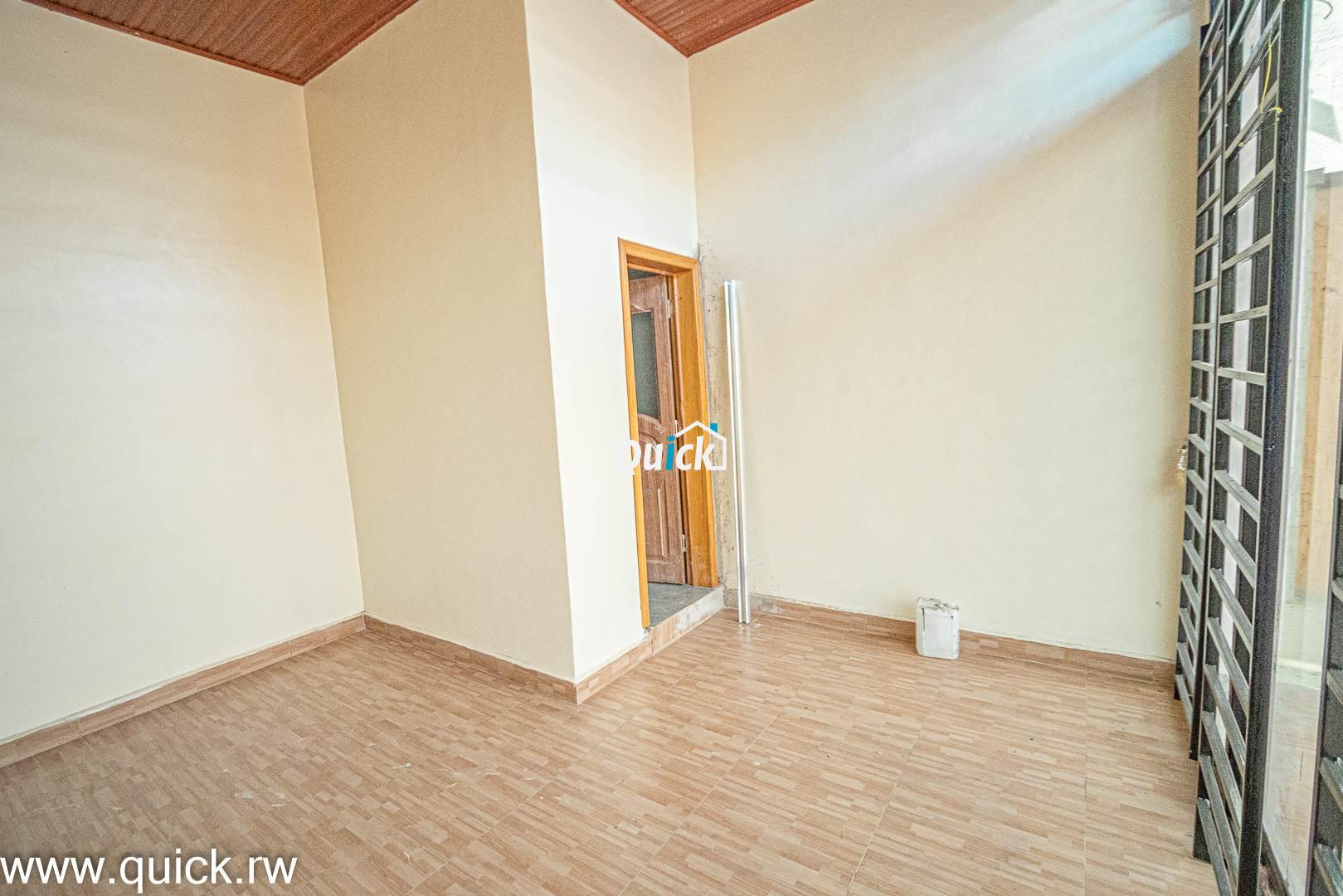 A-BIG-HOUSE-FOR-SALE-IN-REBERO-00524