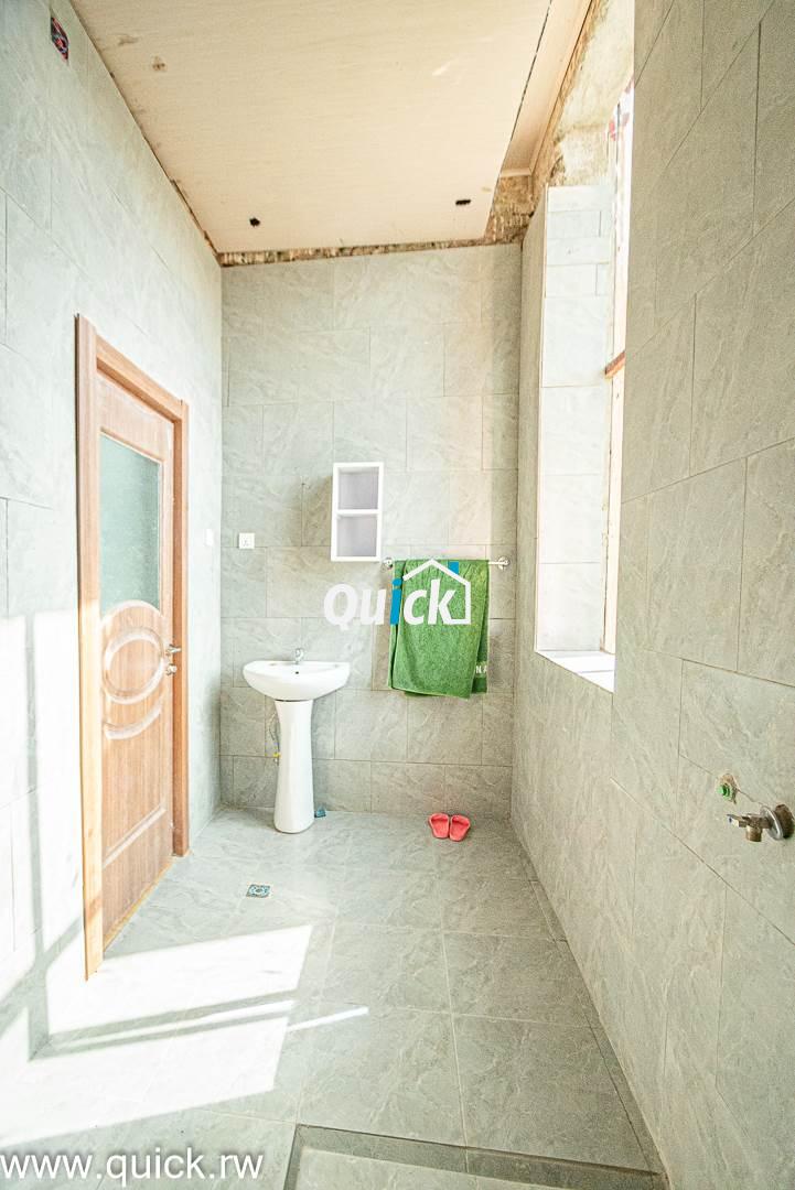 A-BIG-HOUSE-FOR-SALE-IN-REBERO-00530