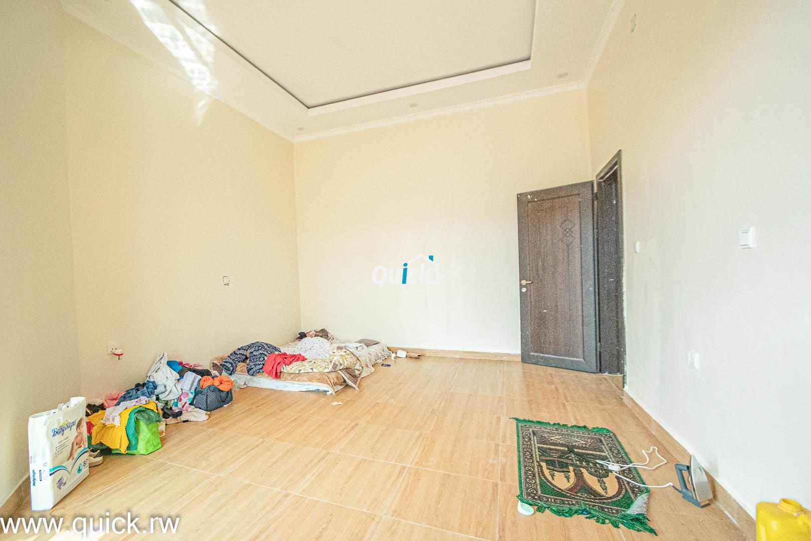 A-BIG-HOUSE-FOR-SALE-IN-REBERO-00533