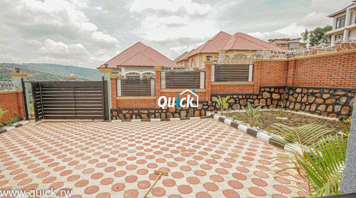 A-BIG-PLOT-FOR-SALE-IN-KIGAli-kicukiro-00701