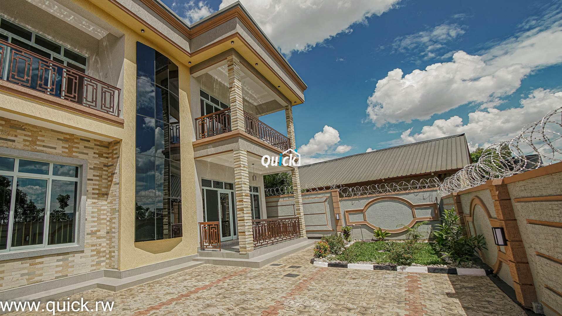 lovely-family-house-for-sale-in-Kagugu-01161