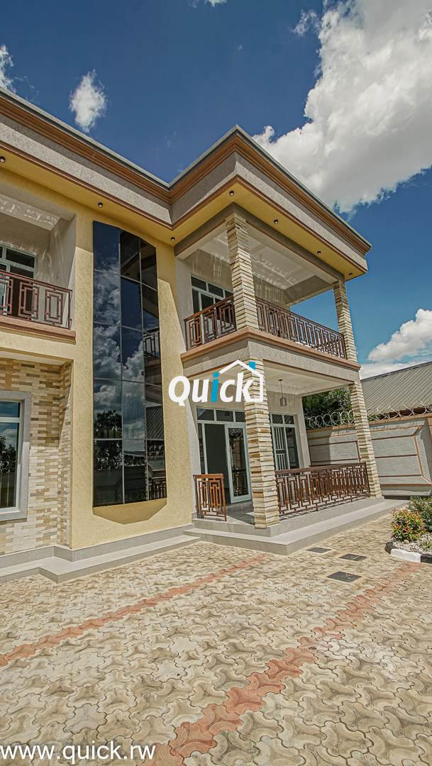 lovely-family-house-for-sale-in-Kagugu-01163