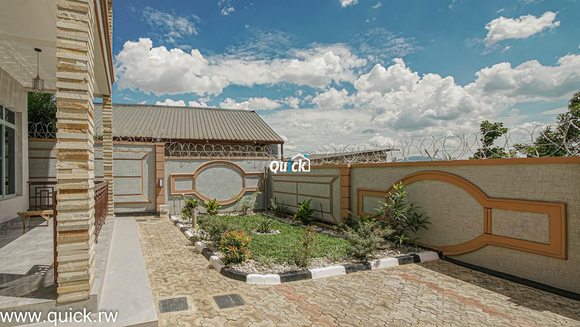 lovely-family-house-for-sale-in-Kagugu-01164