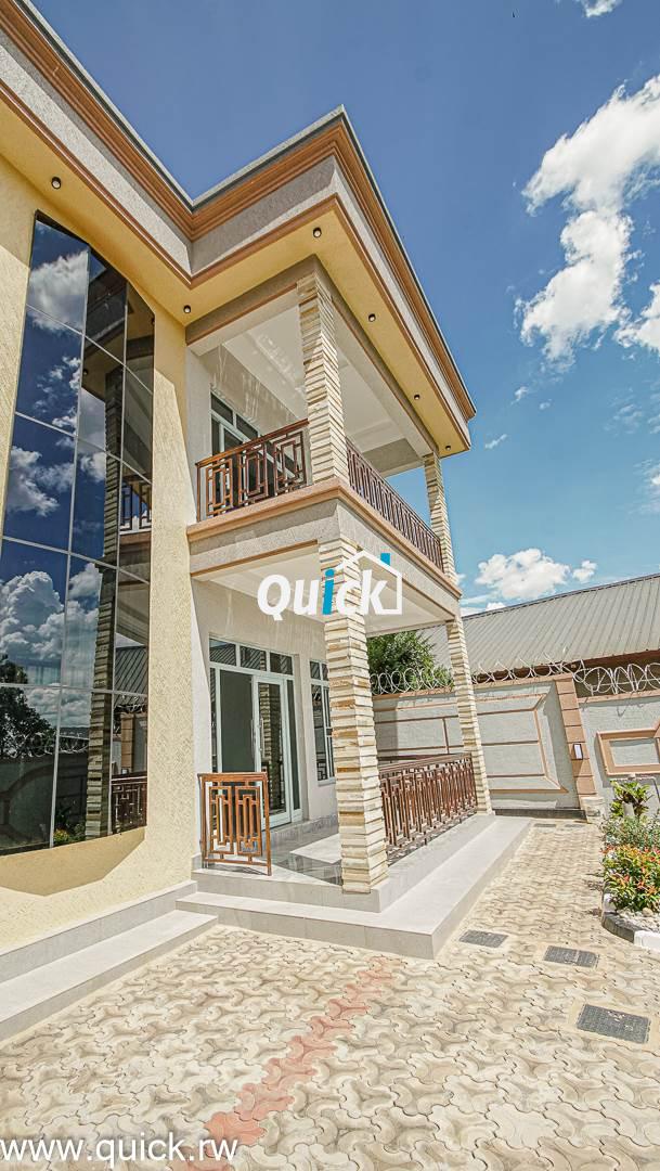 lovely-family-house-for-sale-in-Kagugu-01190