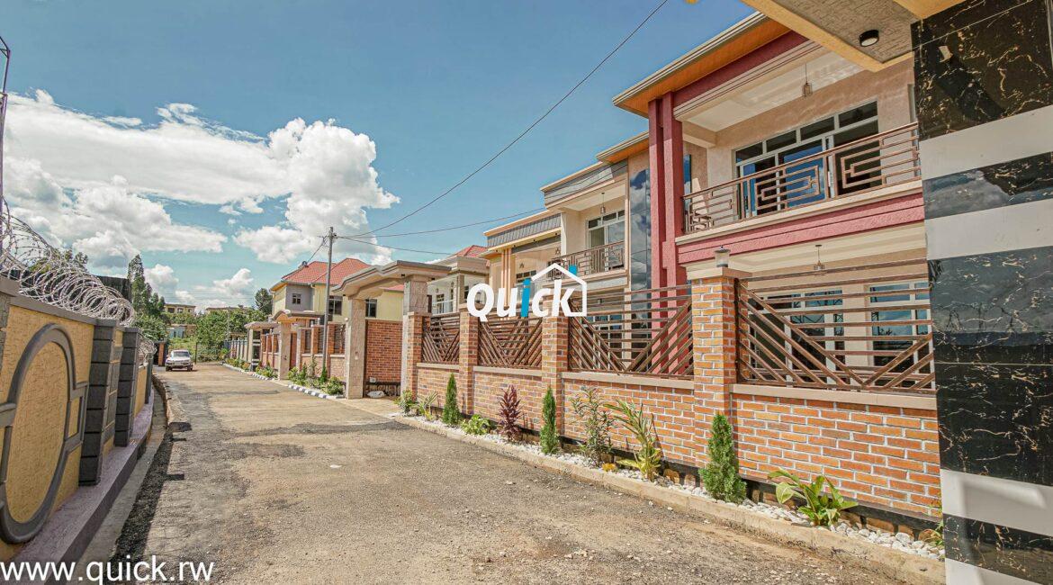 lovely-family-house-for-sale-in-Kagugu-01192