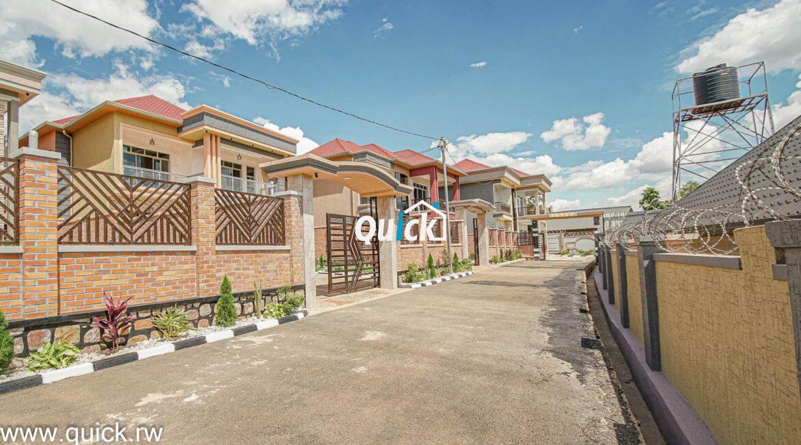 lovely-family-house-for-sale-in-Kagugu-01193