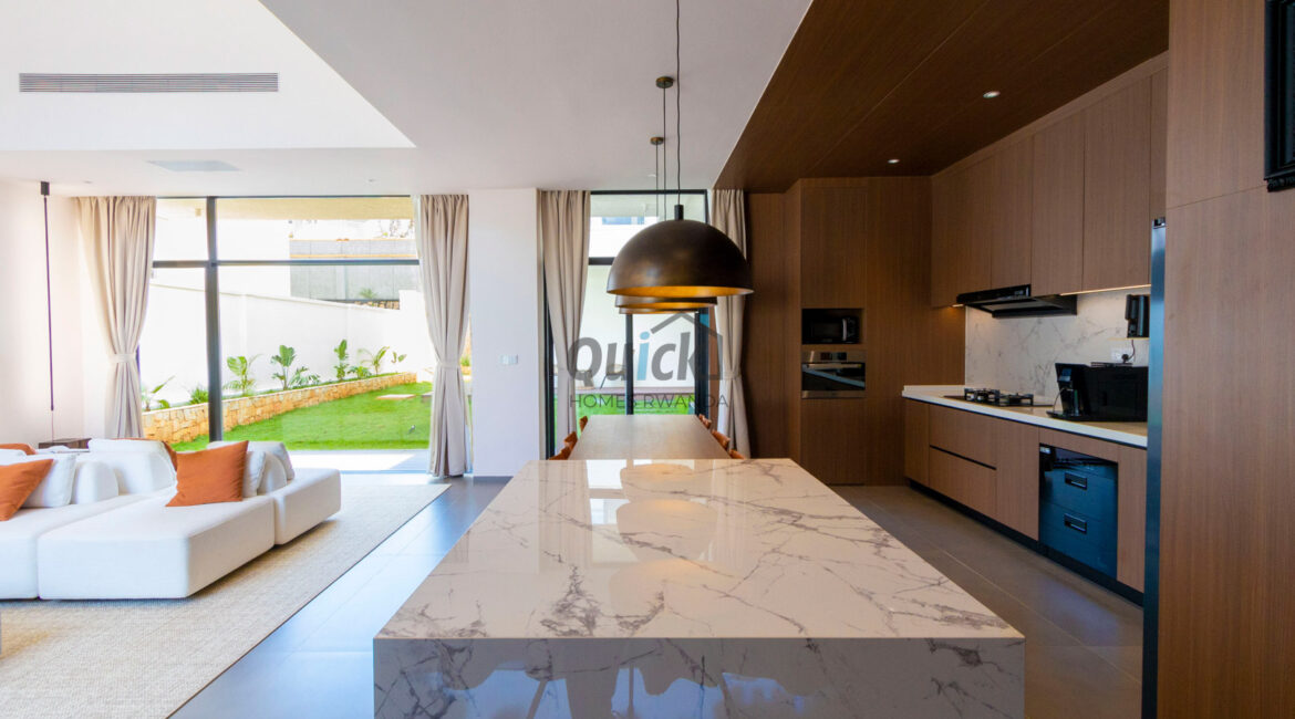 Untitled-4housse-for-sale