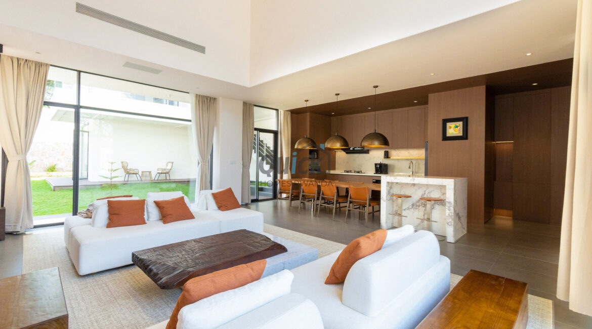 Untitled-5housse-for-sale