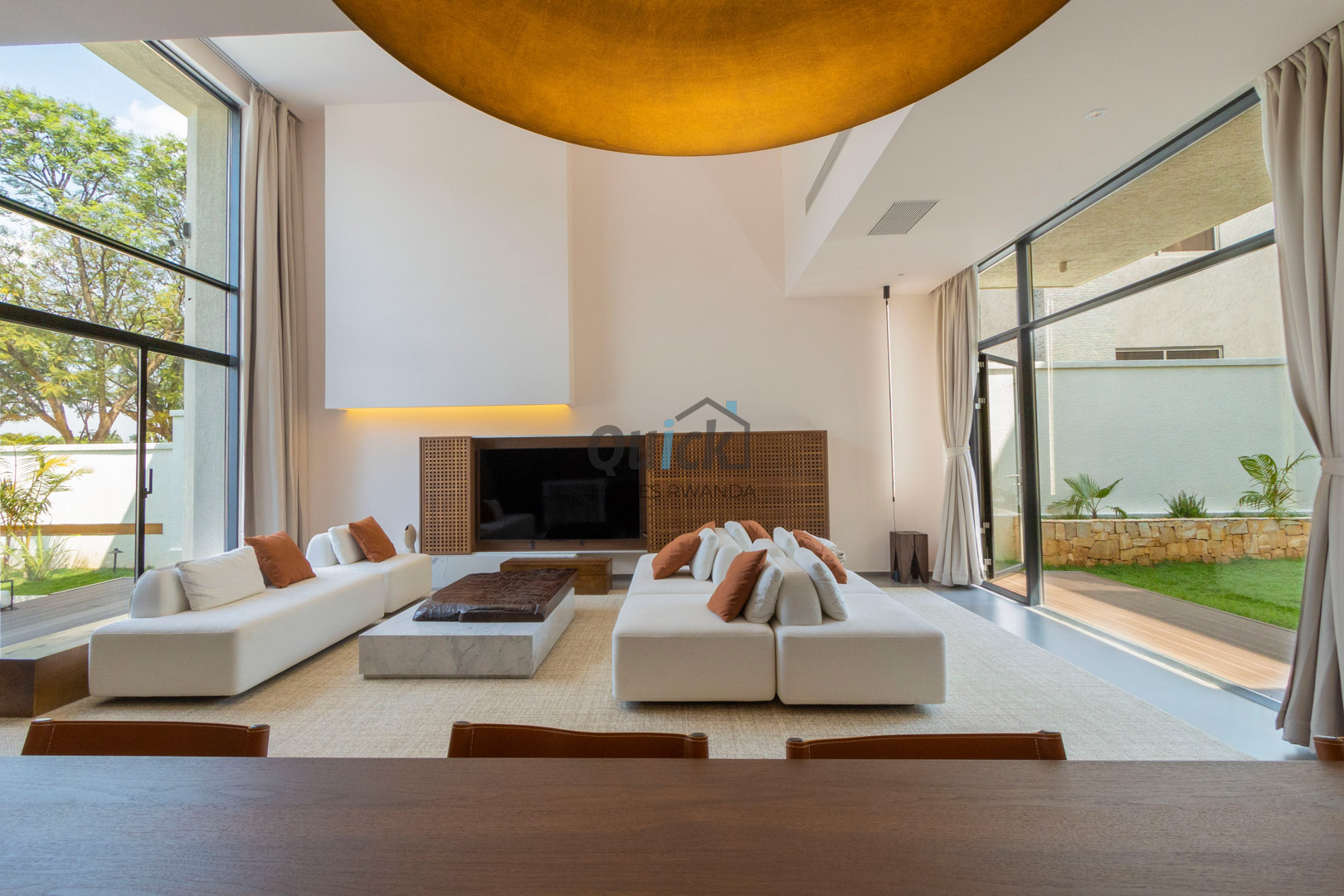 Untitled-7housse-for-sale