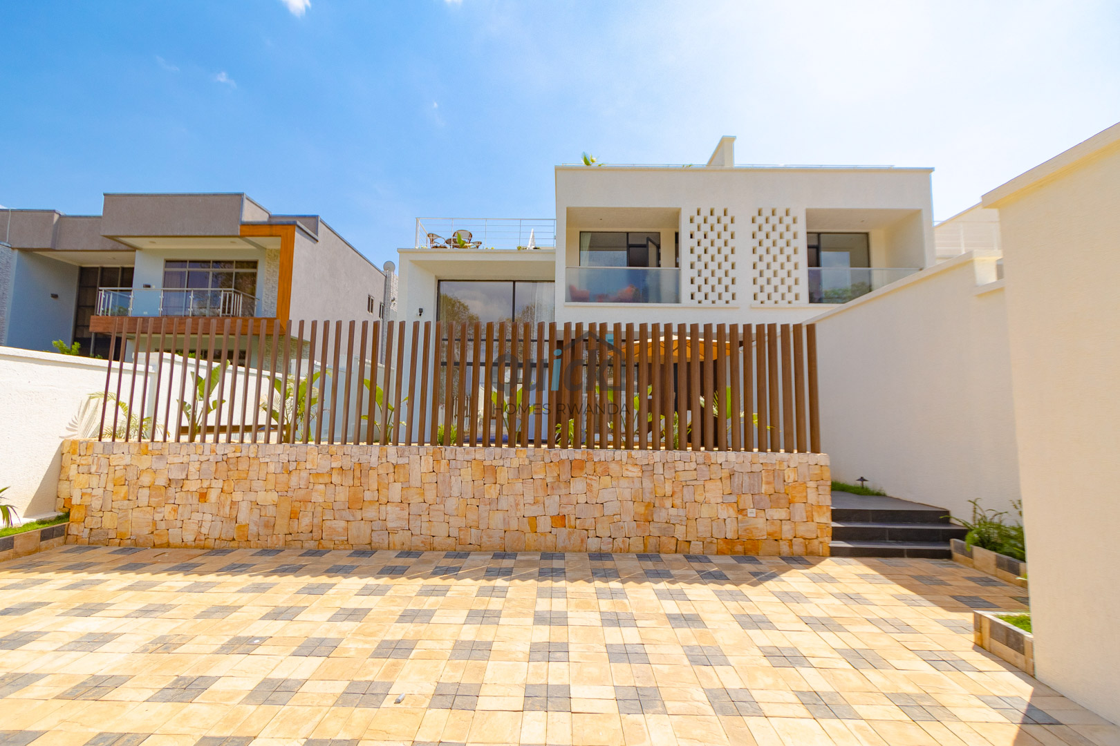 hubdivin-_8housse-for-sale
