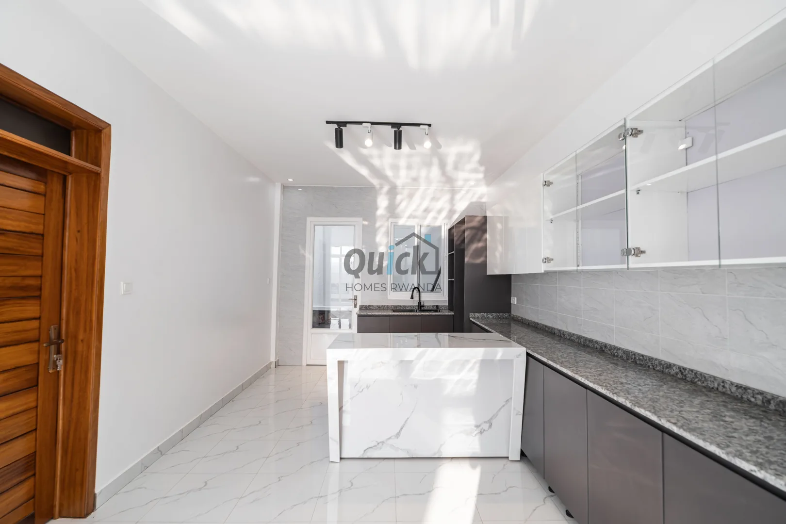 QUICK-photo_25-1